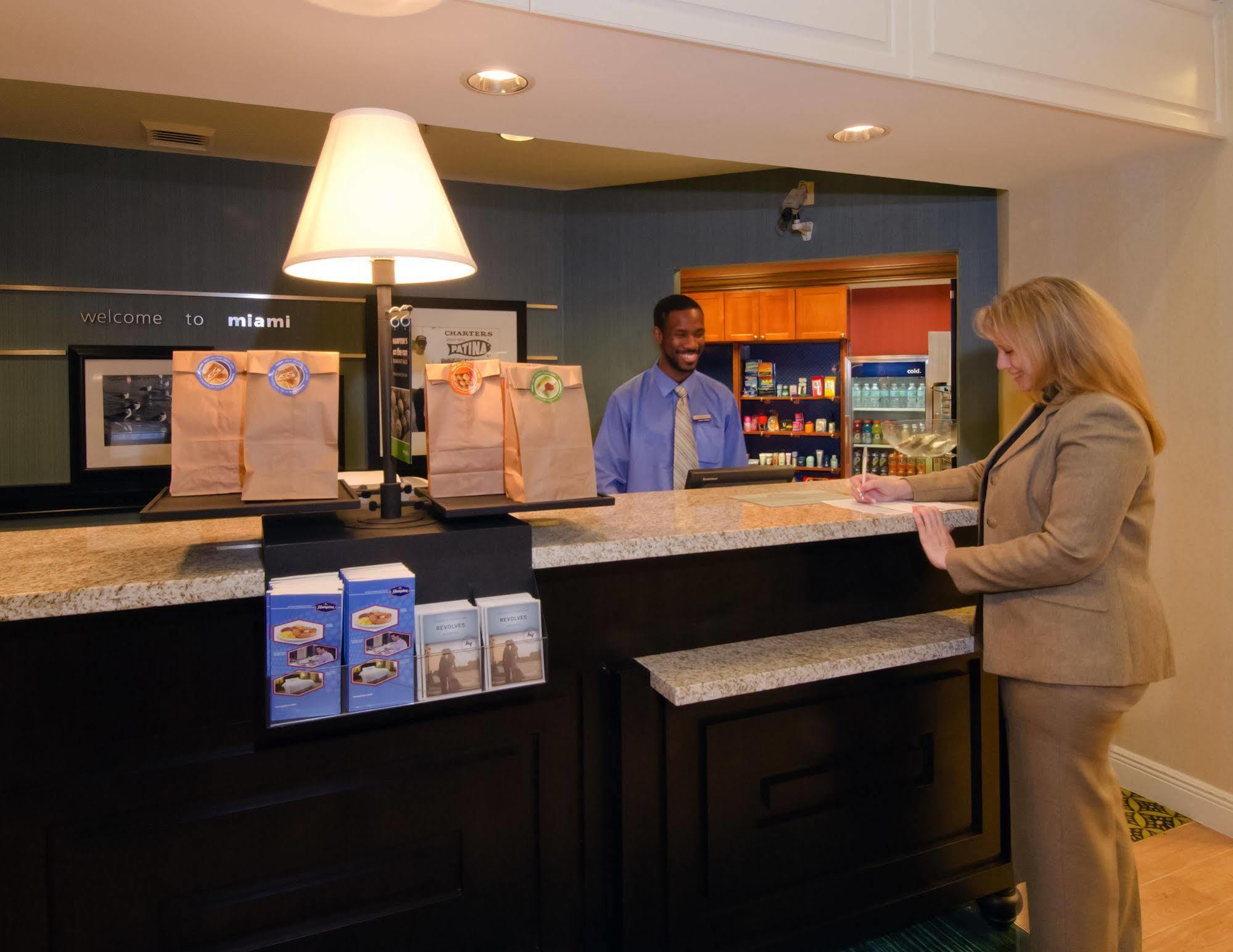 Hampton Inn & Suites Miami-Doral Dolphin Mall Eksteriør billede